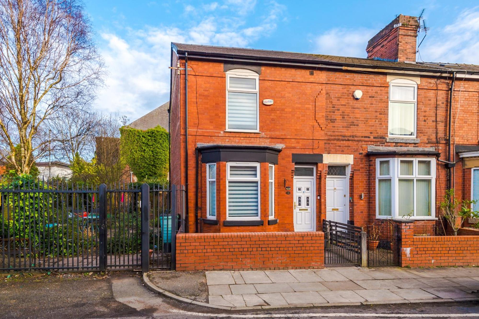 4 Bedroom Victorian House * Manchester